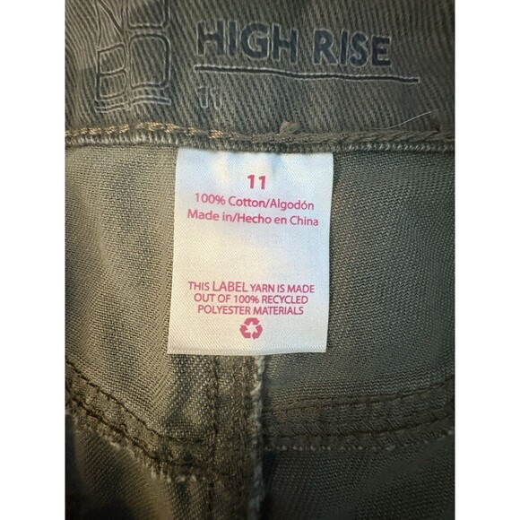 Camo Denim Shorts Juniors Size11 Distressed 100% Cotton No Boundaries High Rise - Picture 4 of 5